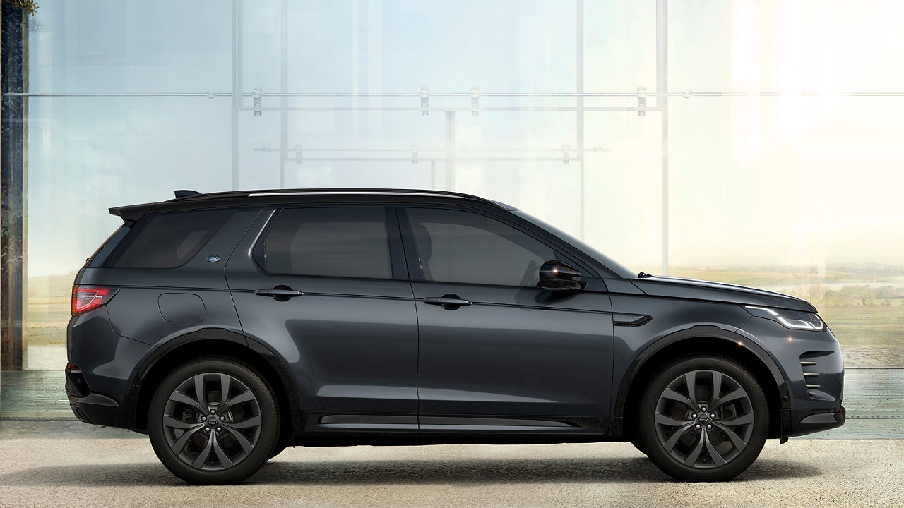 Discovery Sport outside of glass house